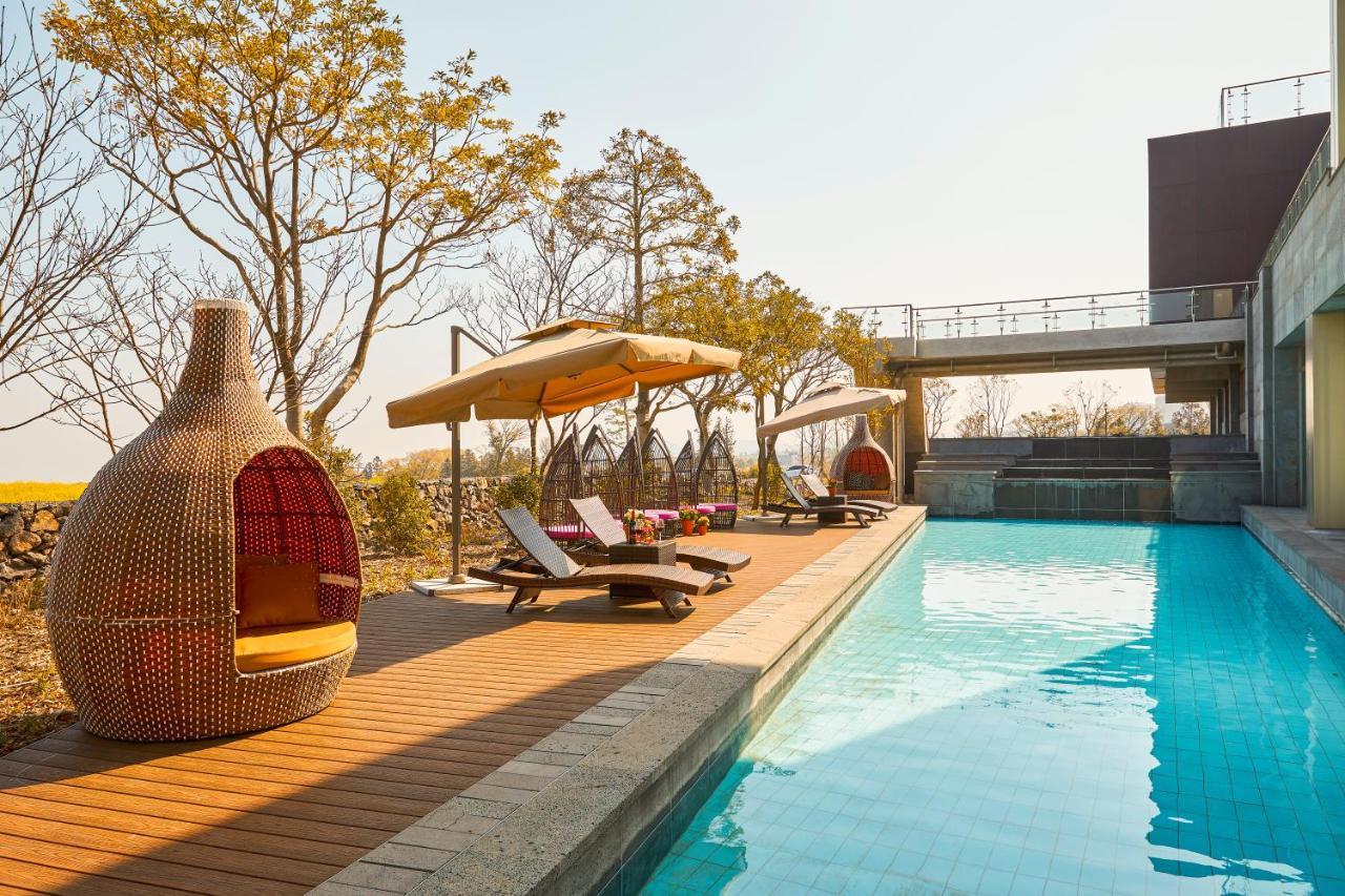 Camphortree Hotel And Resort Jeju Exterior foto