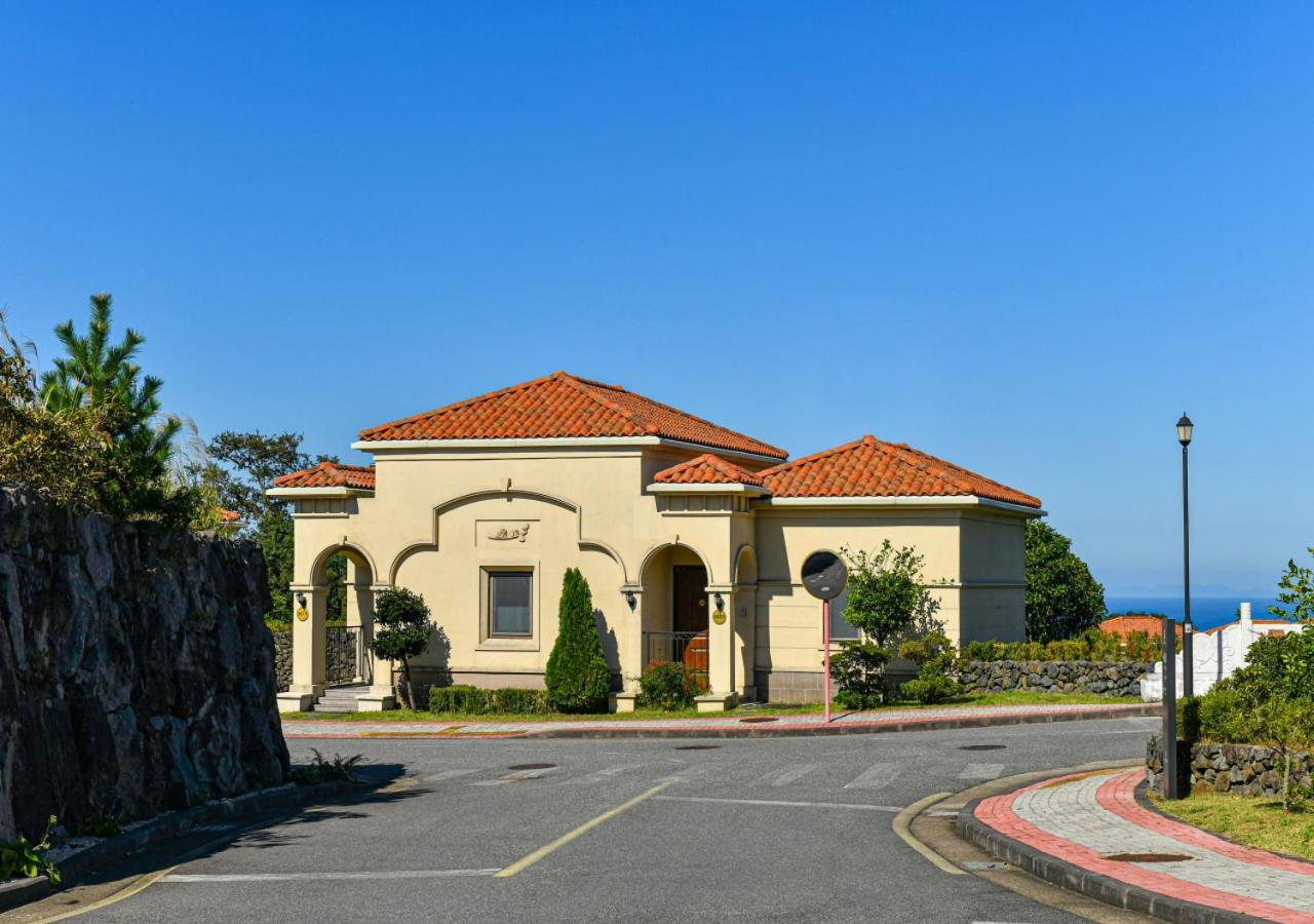 Camphortree Hotel And Resort Jeju Exterior foto