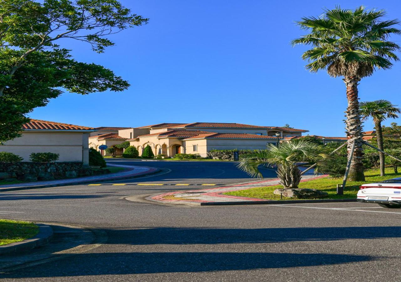 Camphortree Hotel And Resort Jeju Exterior foto