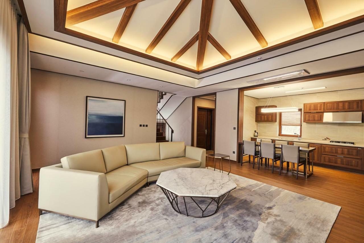 Camphortree Hotel And Resort Jeju Exterior foto